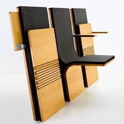krzesło audytoryjne ze złożonym pulpitem